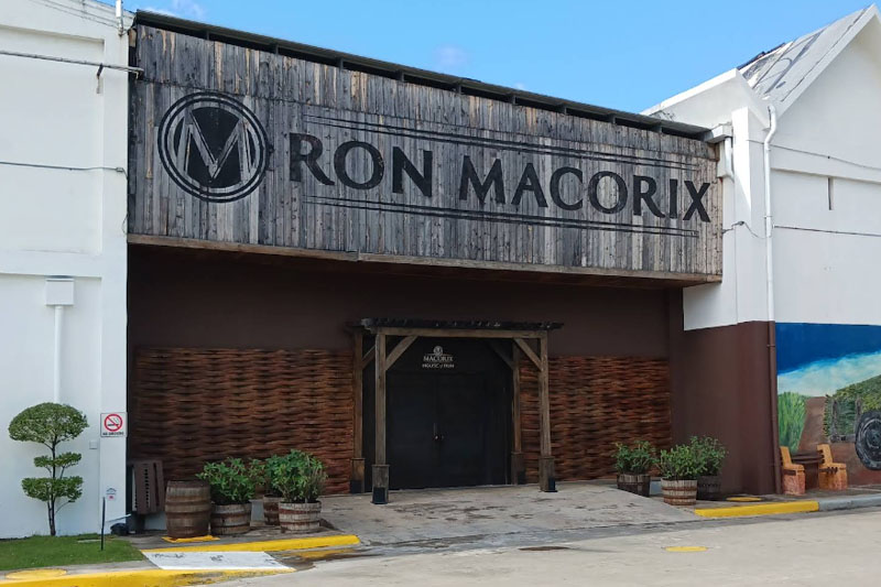 Rozlewnia rumu w Puerto Plata