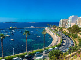 Bugibba na Malce – kompletny przewodnik: atrakcje, wycieczki, hotele, loty, ubezpieczenie